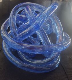 Infinity knot tabletop sculpture