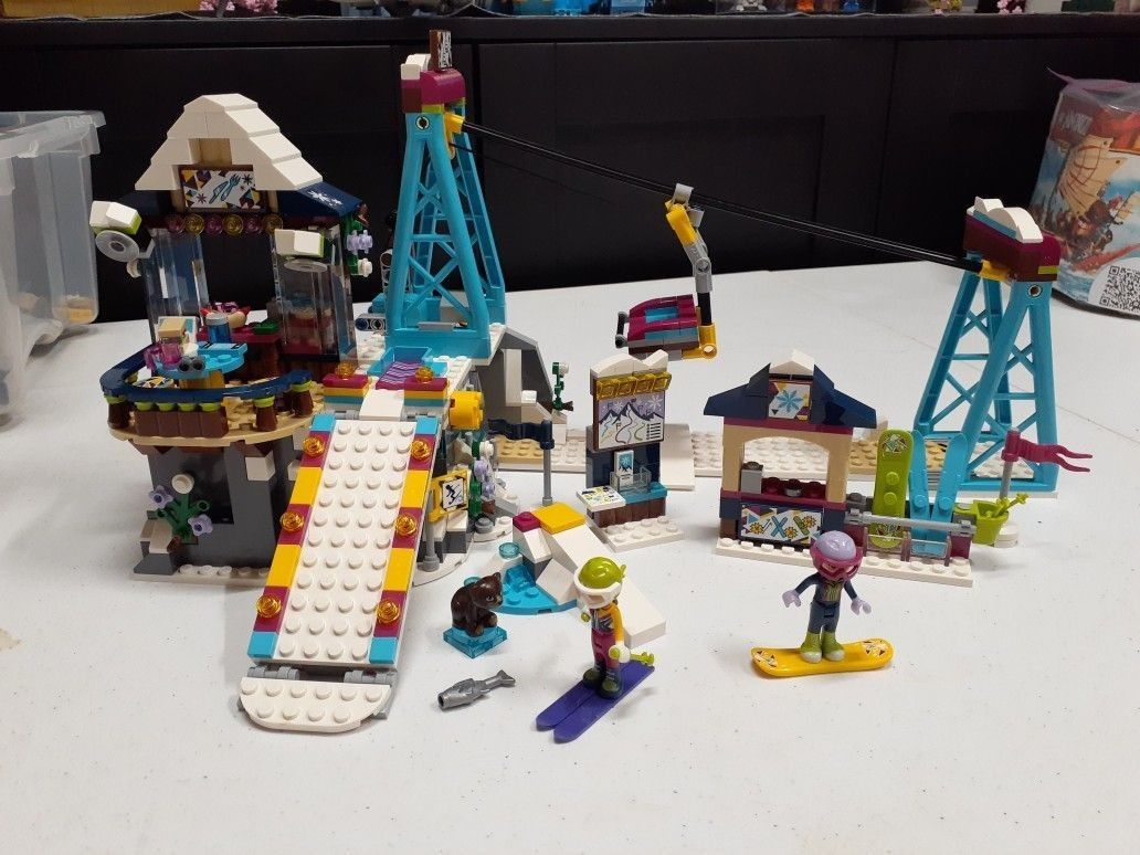 Lego Friends Ski Resort 41324