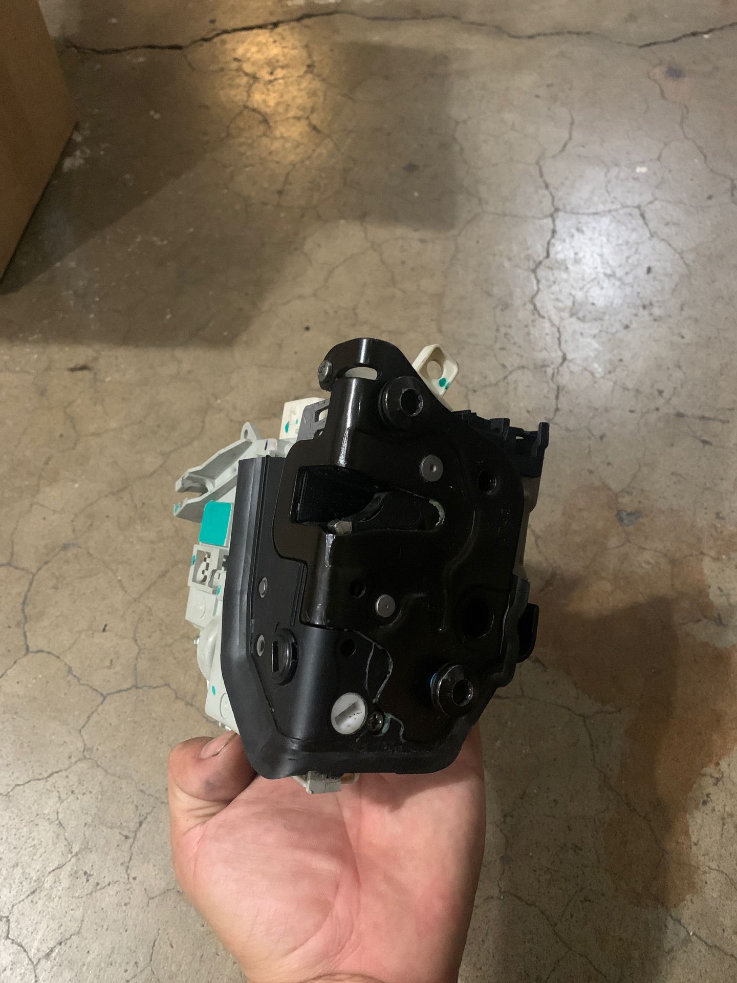 Audi Q5 door latch part # 8k0.839.015.d