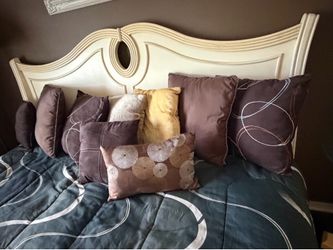 Throw Pillows (prices on photos)