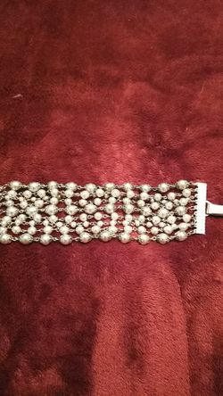 8 Strand Vintage Pearl Bracelet