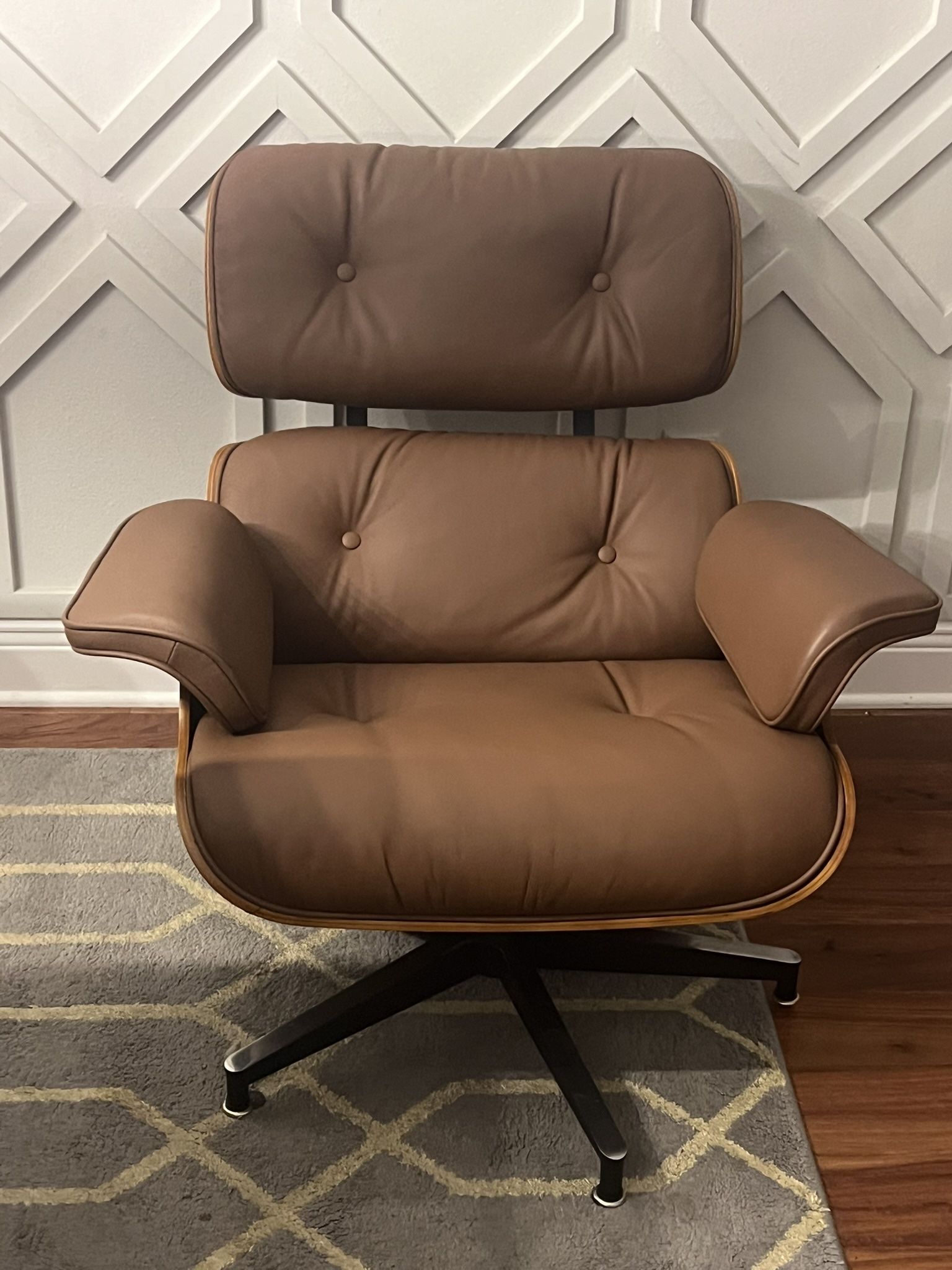 Leather Replica Eames Chair & ottoman