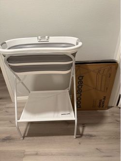 Beberoad  Foldable Pet Bath Tub with Stand – Like New