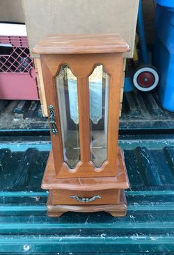 Vintage jewelry cabinet in good condition ... 7.5” x 5.5” x 15”