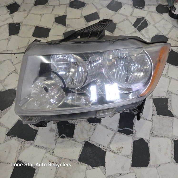 2011 to 2013 Jeep Grand Cherokee Left Headlight