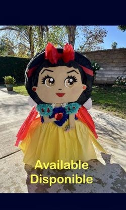 Piñata Snow White