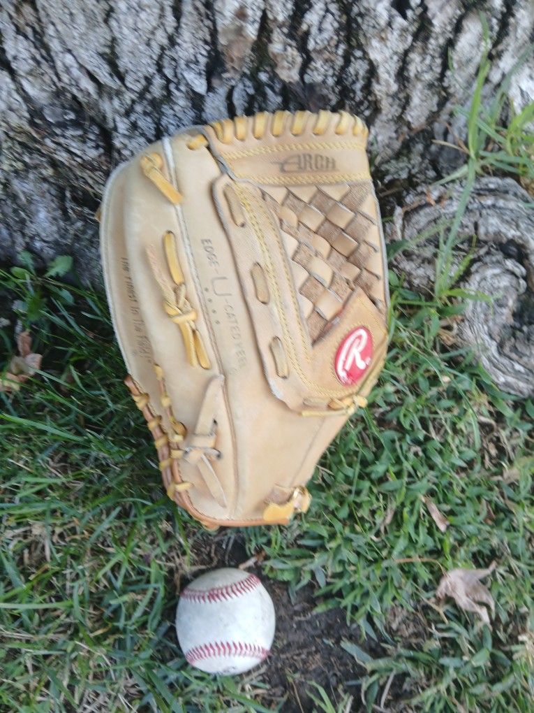 RAWLINGS "LEFTHANDED,," THROWER BASEBALL GLOVE. "FIRM PRICE" LOCATED IN GLENDORA