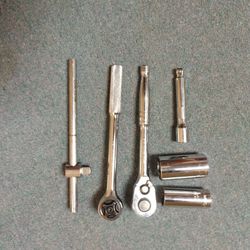 1/2"drive Ratchet USA Brand Breaking Bar and 6"extension Plus two Deep Socket Size 24"&30"mm