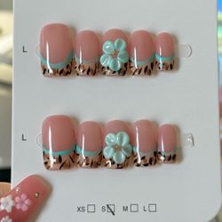 Press on nails size Small