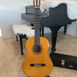 Yamaha C40 Guitar 