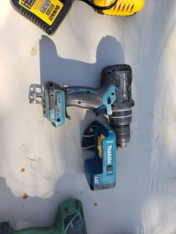 Makita 18 volt concrete Hammerdrill and light