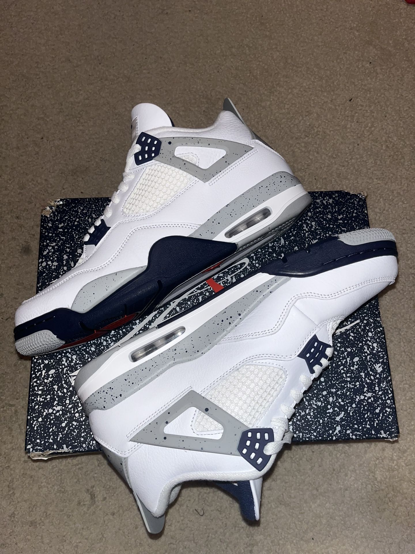 Jordan 4 Midnight Navy 