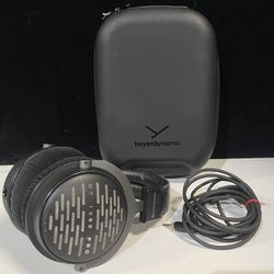 Beyerdynamic DT 1990 Pro Open Studio Headphones W/ Cables & Case 
