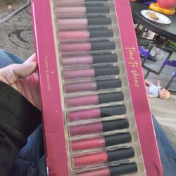 Time To Shine 15 Piece Lip Gloss Set Belk