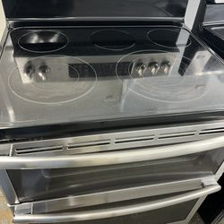 Stainless Steel Electric Stove GE  Doble Ovens Like Brand New And 3 Months Warranty 