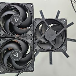 CASE FANS: x3 120mm Arctic Fans 