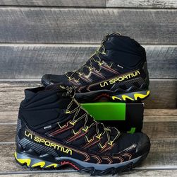 La Sportiva GTX Mid Hiking Boots