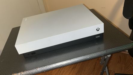 Xbox One X With Blu Ray Disc CD Slot For 185 $) RARE! (COMES WITH CONTROLLER) NEED GONE ASAP**