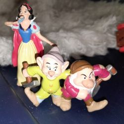 Vintage "Snow White" Figurines (Toys) 