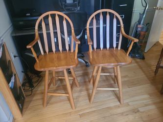 2 swirl barstools