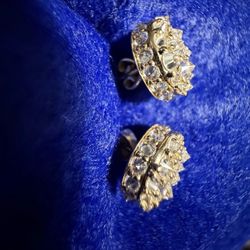 Lab Grown Diamond Reverse Cluster Stud Earrings 1.97 CT 10K Yellow Gold VS F