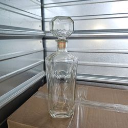 CLEAR DECANTER