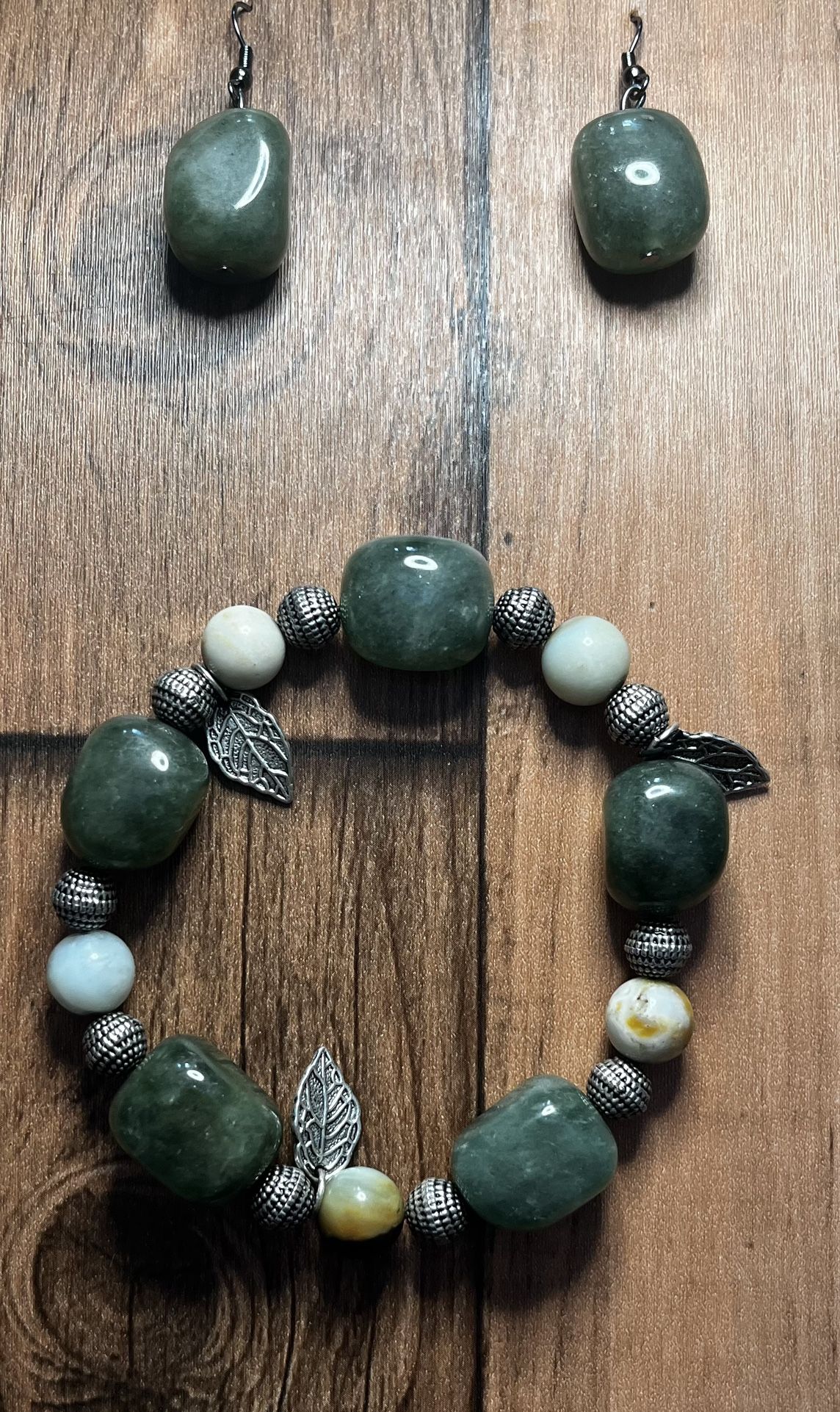 Bracelet and earrings set