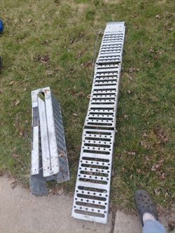 Tri-Folding 6 foot ramp
