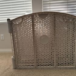 Toddler Indoor And Outdoor Gate 