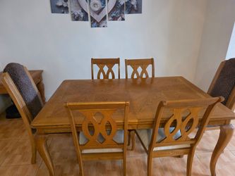 Besutiful sturdy dinning table snd 6 elegant chairs
