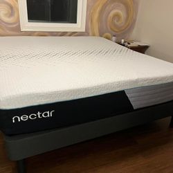 King Nectar Premier Hybrid Mattress - Like New