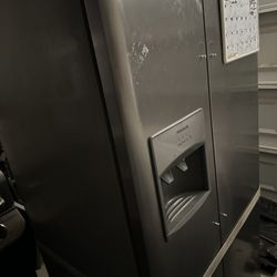 Refrigerator 