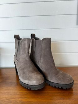 UGG Hazel Gray Suede Waterproof Chelsea Lug Heel Ankle Boots Size 5 1103766 NEW