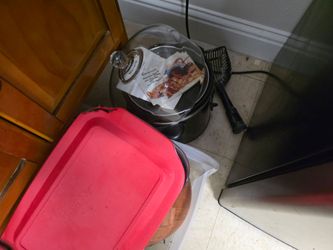 Glass dishes.crock pot