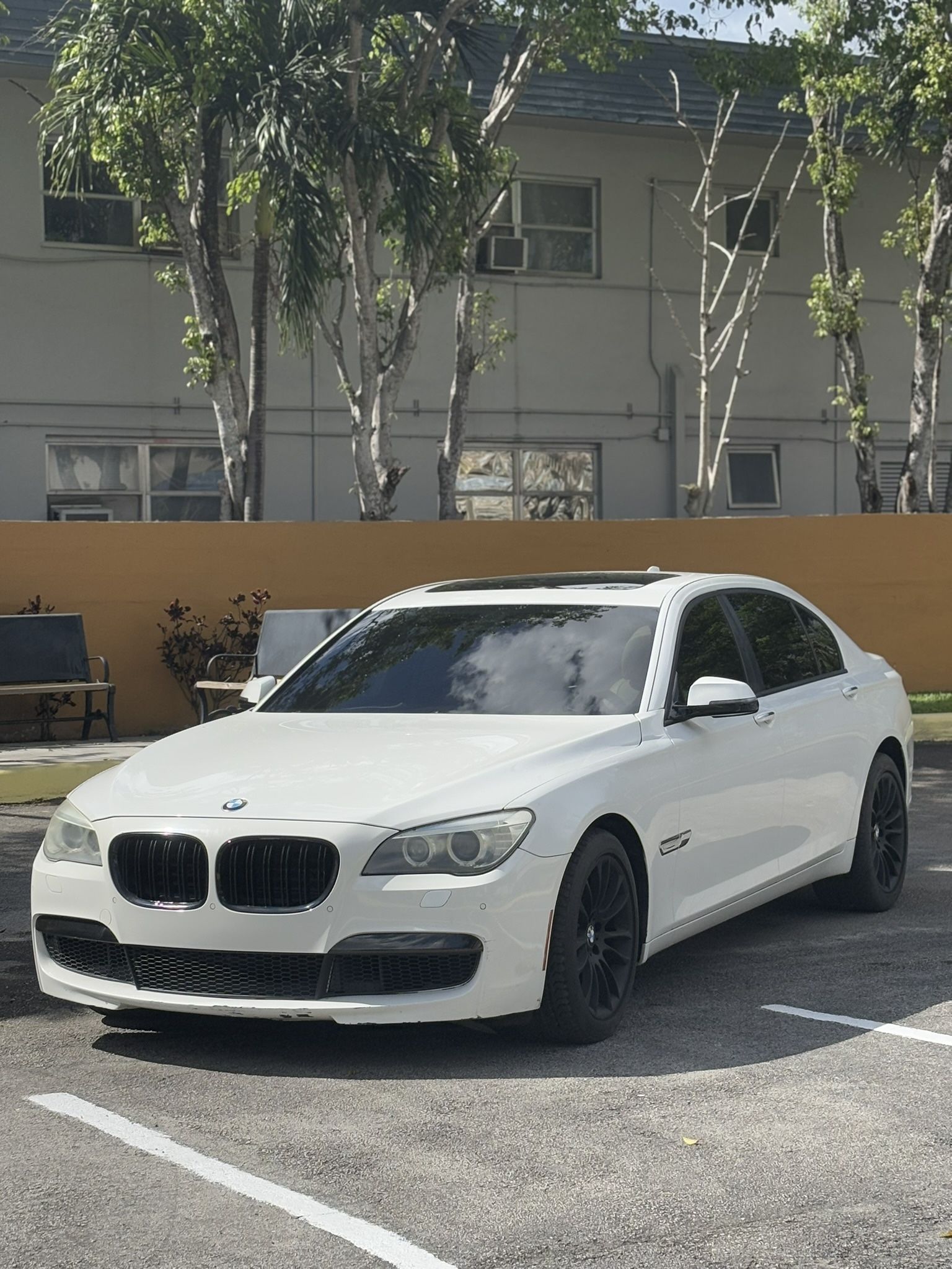 2013 BMW 750