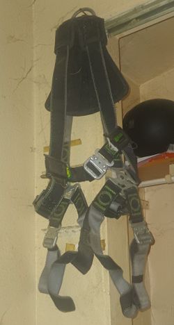 Revolution safety harness