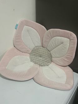 Baby’s Blooming Lotus Bath Seat