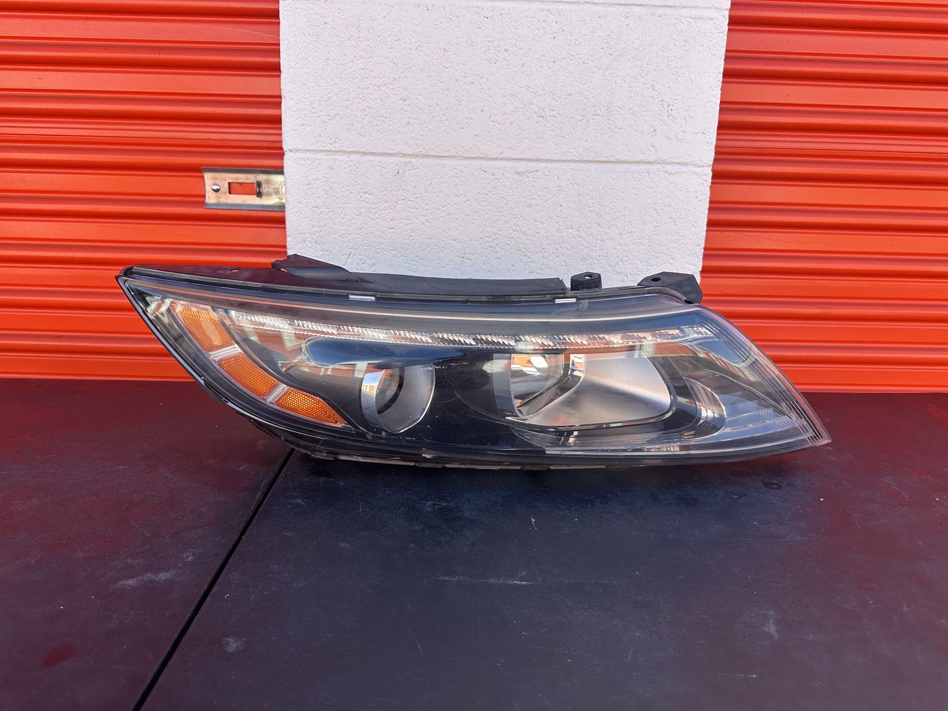 2014-15 -16 Kia Optima  RIGHT Passenger Side HID/Xenon Headlight, OEM 