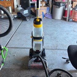 Bissell  Pro Heat 2X Revolution Advanced Carpet Cleaner 1551