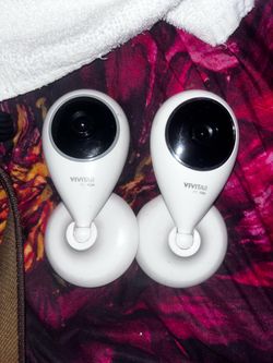 TWO WIFI WIRELESS SMART SECURITY CAMERAS
