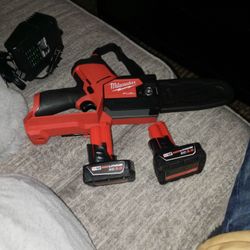 Milwaukee M12 Chainsaw Never Been Used 