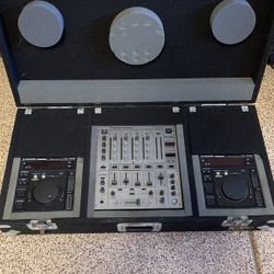 DJM-600 Mixer and CDJ-700s CD Turntables