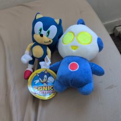 Sonic The Hedgehog Stuffed Figure And Robot Boy 