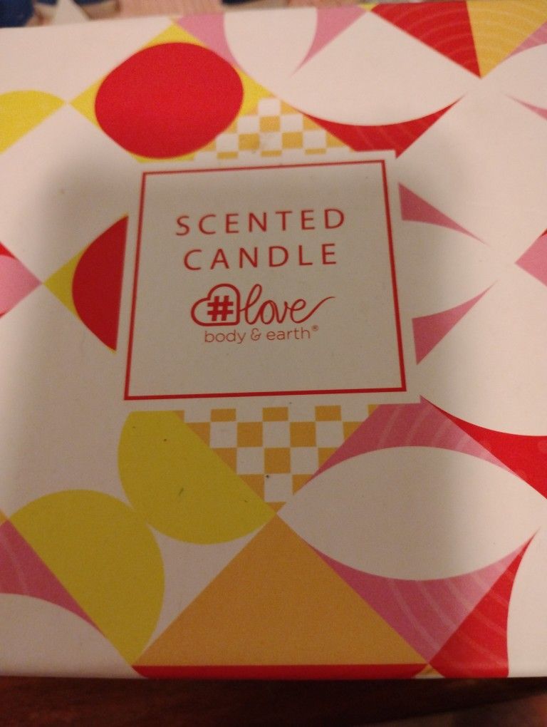 BODY & EARTH. LOVE Scented Candles Gift Set.