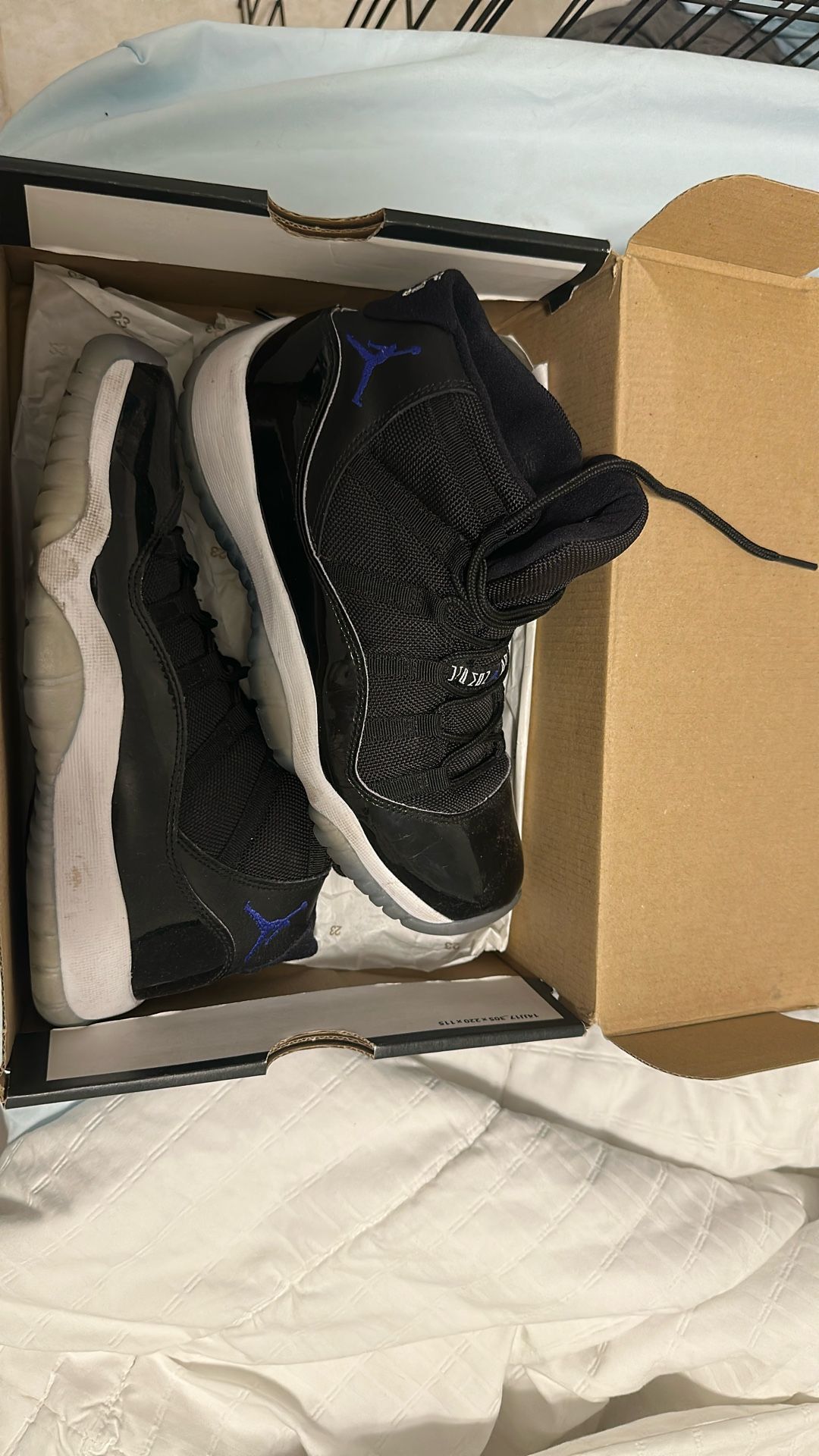 Air Jordan 11 Retro SPACE JAM Size 7y