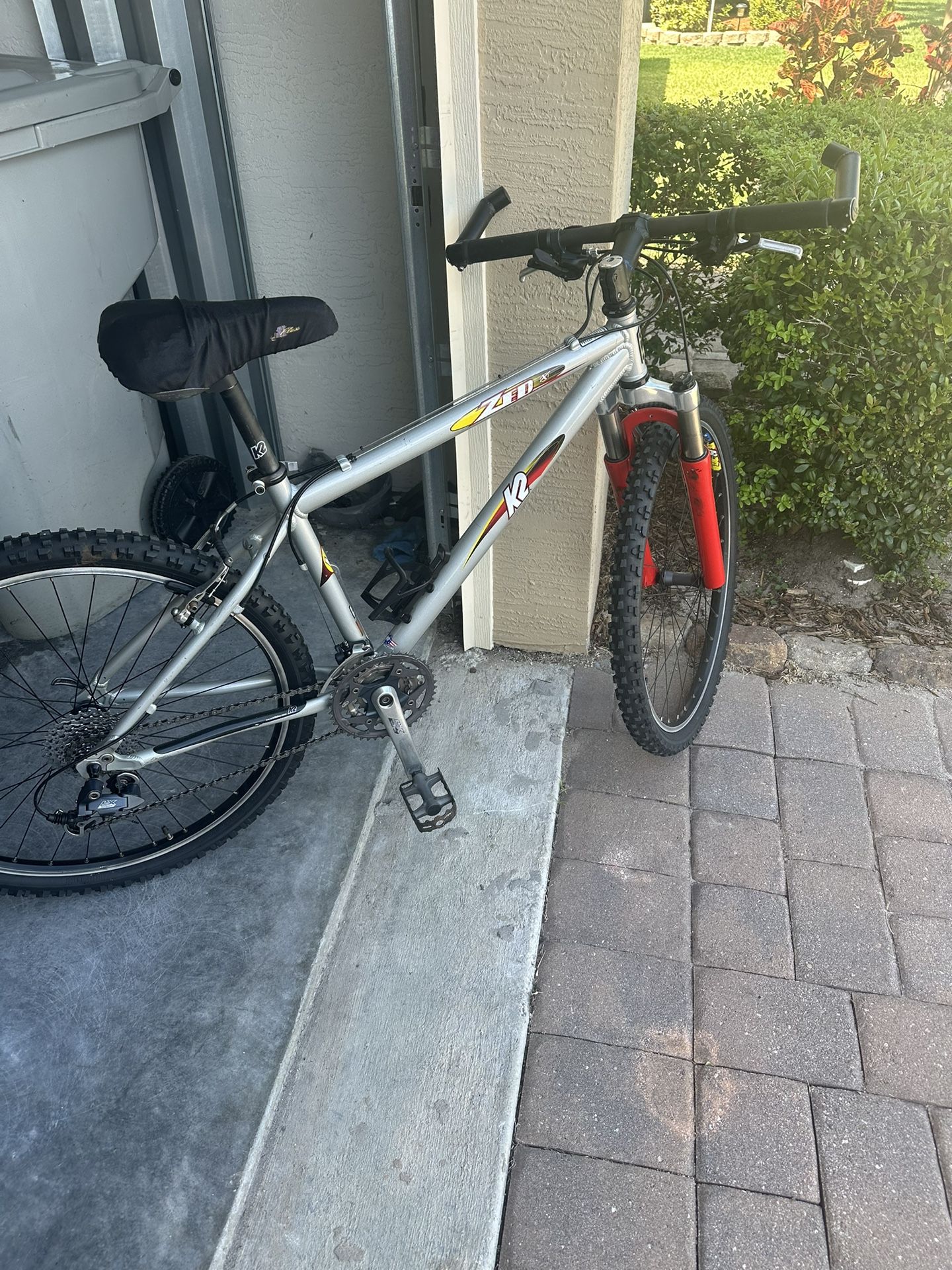 BICYCLE K2 ZED LIKE NEW