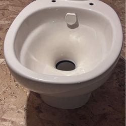 Aqua Magic Style I I RV Porcelain Toilet