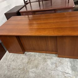 OFFICE/HOME DESK EXECUTIVE DESK 