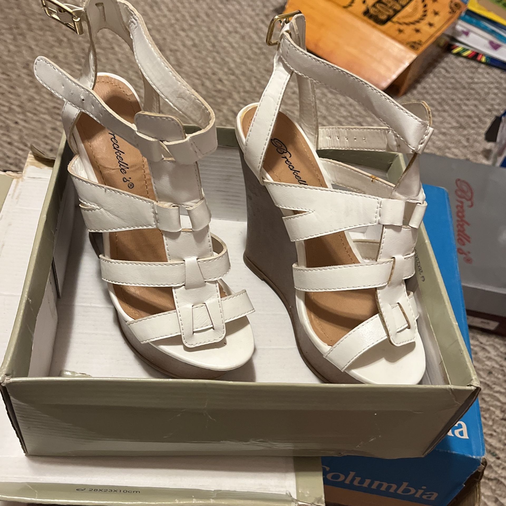 White Wedges