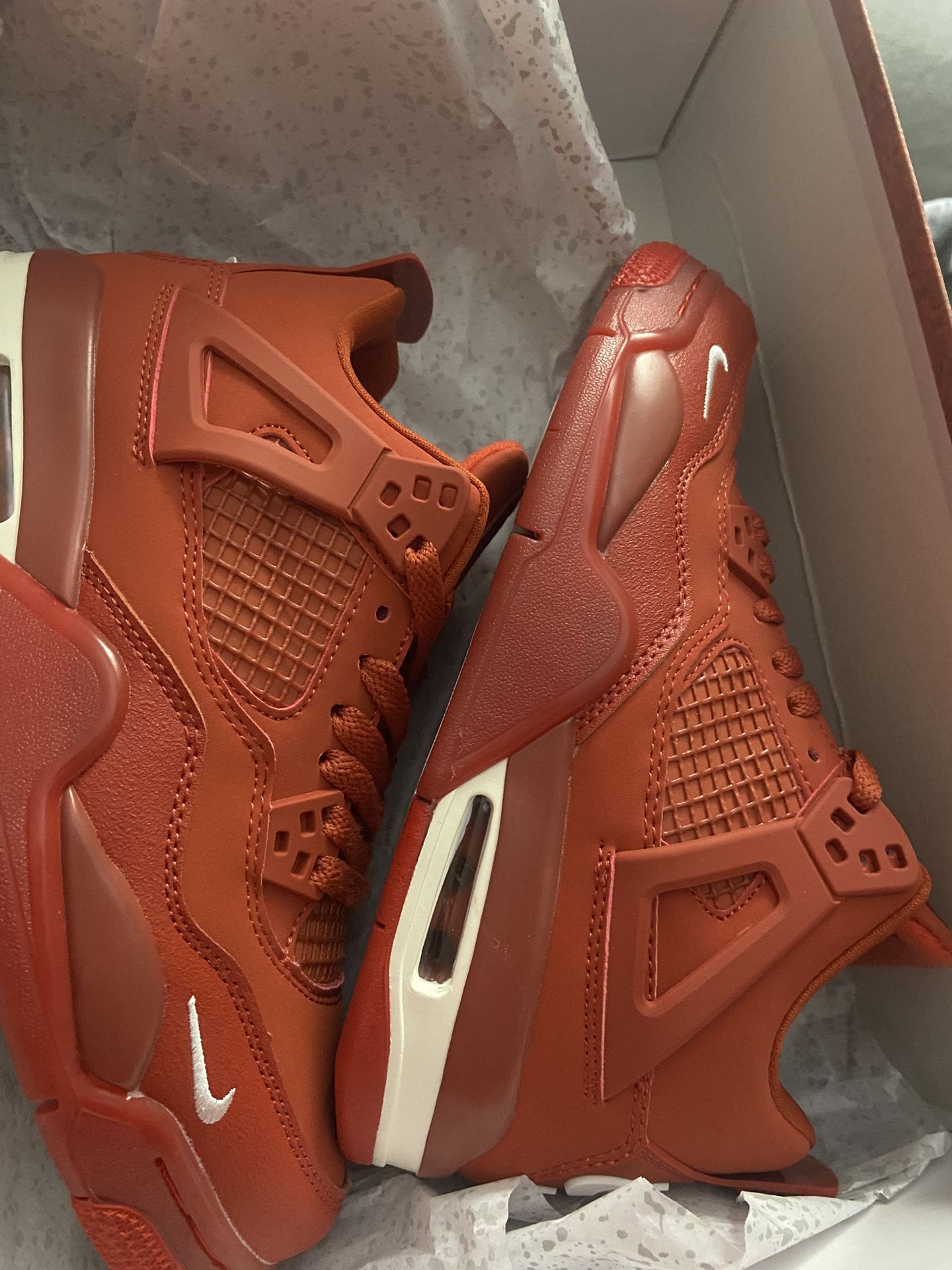 Air Jordan 4 Retro (AJ)